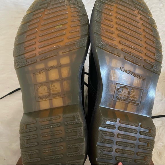 Dr. Martens 1460 Smooth Lace Up Boot - Picture 4 of 6